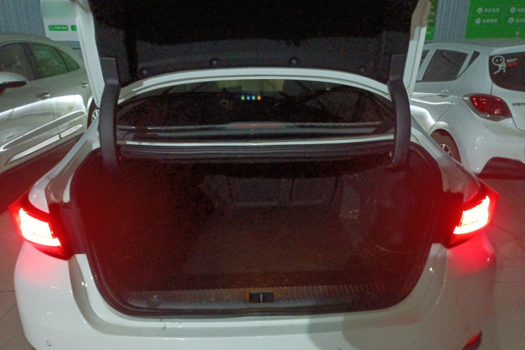 北京汽车 北京U7 2019款 1.5T CVT新智版 国VI局部细节23