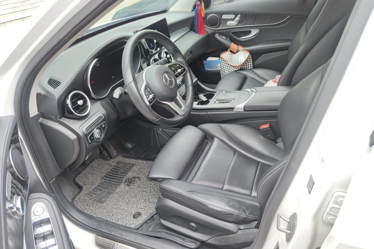 奔驰C级 2019款 改款 C 260 L 运动版中控内饰19