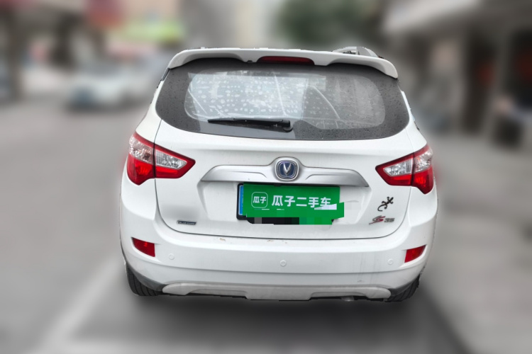 长安CS35 2016款 1.6L 手动豪华型 国V车身外观6