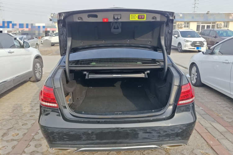 奔驰E级 2014款 E 300 L机舱底盘23