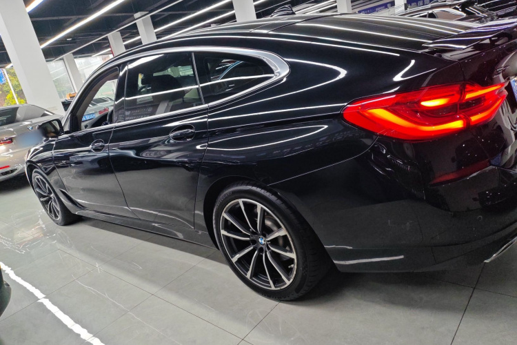 宝马6系GT 2021款 630i 豪华设计套装车身外观6003