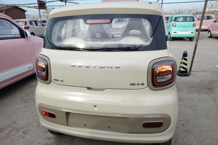 奔腾小马 2026款 222km 萌趣马 Plus车身外观6