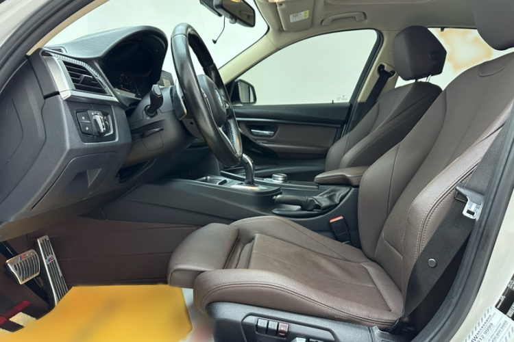 宝马3系 2018款 320Li 领先型M运动套装局部细节19