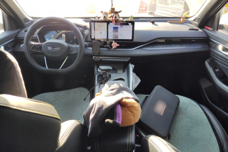 吉利汽车 星瑞 2023款 1.5TD 昆仑版中控内饰12