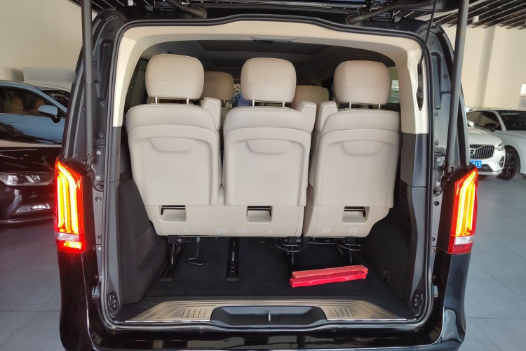 奔驰V级 2018款 V 260 领航版 国V局部细节23