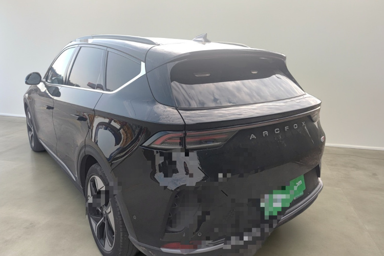 ARCFOX极狐 极狐 阿尔法T(ARCFOX αT) 2024款 600D 森林版PRO 320kW车身外观5