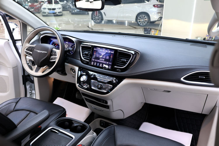 克莱斯勒 大捷龙(进口) 2017款 3.6L 尊享版中控内饰7004