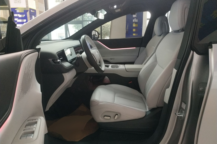 小鹏G6 2025款 625 长续航 Max 科技版中控内饰19