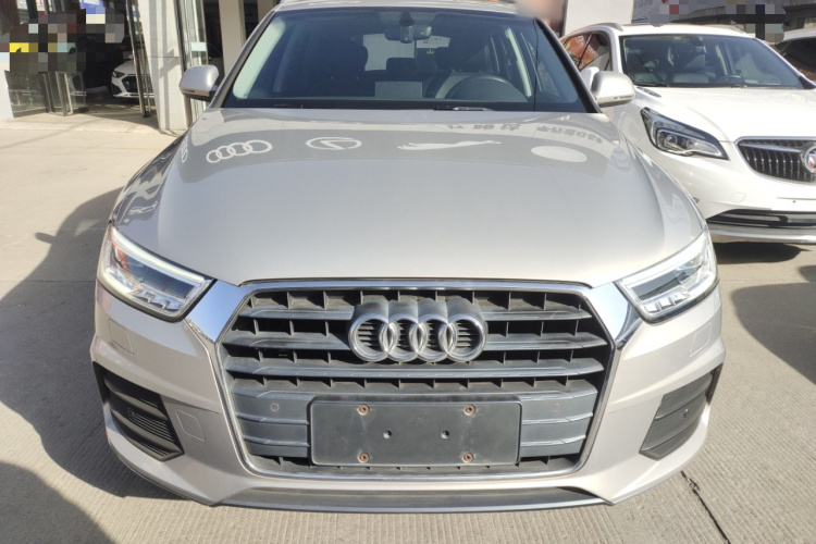 奥迪Q3 2018款 30周年年型 35 TFSI 时尚型车身外观2