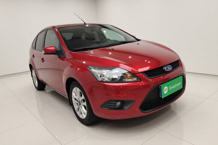 福特 福克斯 2013款 两厢经典 1.8L 手动基本型车身外观3