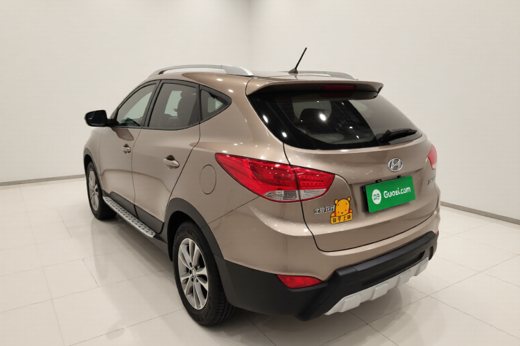 北京现代ix35 2013款 2.0L 手动两驱舒适型GL 国IV车身外观5