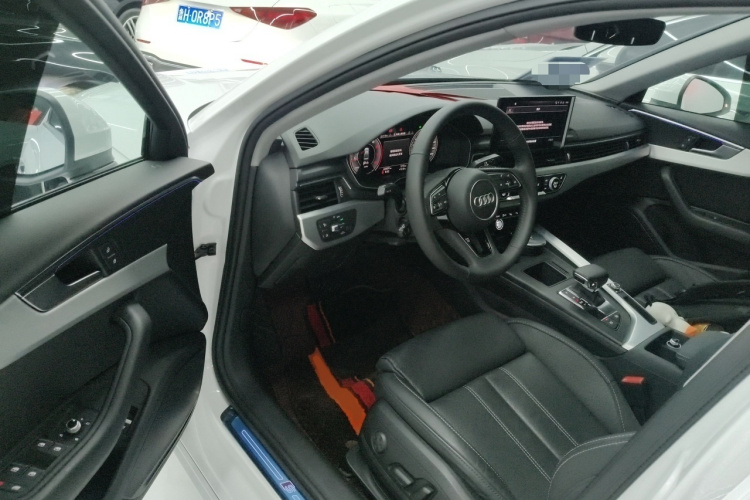奥迪A4L 2020款 40 TFSI 豪华动感型中控内饰7003