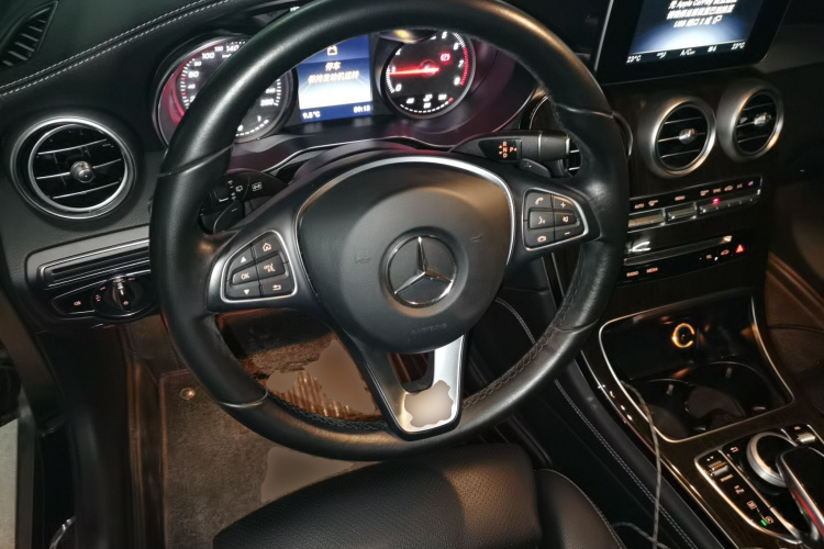奔驰GLC 2018款 改款 GLC 260 4MATIC 动感型中控内饰13