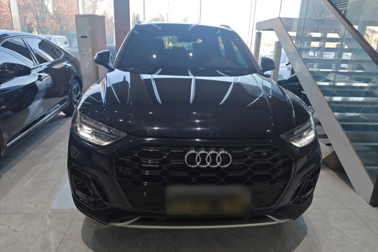 奥迪Q5L 2023款 40T 豪华动感型车身外观2