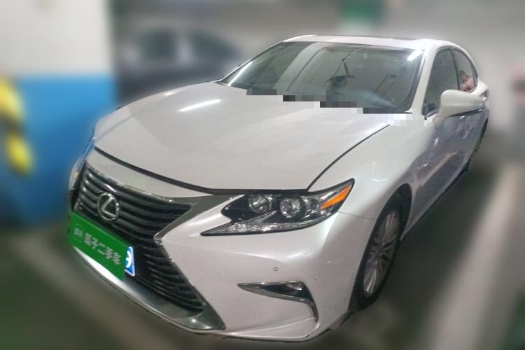 雷克萨斯ES 2015款 200 精英版车身外观1