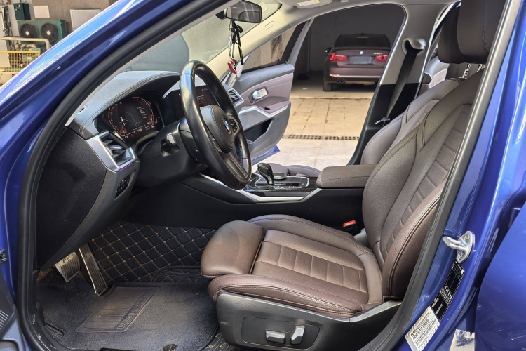 宝马3系 2020款 325Li M运动套装中控内饰7002