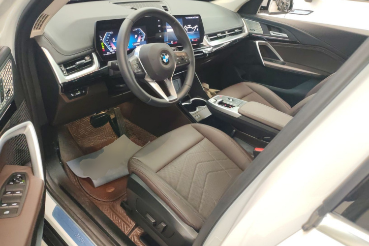 宝马X1 2024款 sDrive25Li X设计套装中控内饰19