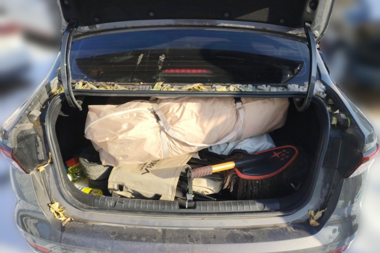 吉利汽车 帝豪 2023款 第4代冠军版 1.5L CVT豪华型中控内饰23