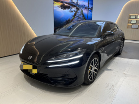 腾势Z9GT 2024款 1100四驱Max版