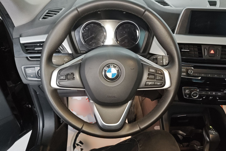 宝马X1 2019款 sDrive20Li 领先型中控内饰13