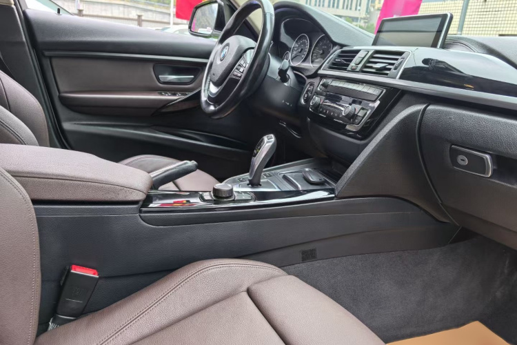 宝马3系 2018款 320Li 时尚型中控内饰7004