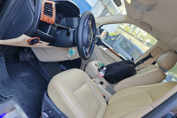 大众 凯路威 2018款 2.0TSI 四驱豪华版 7座局部细节19