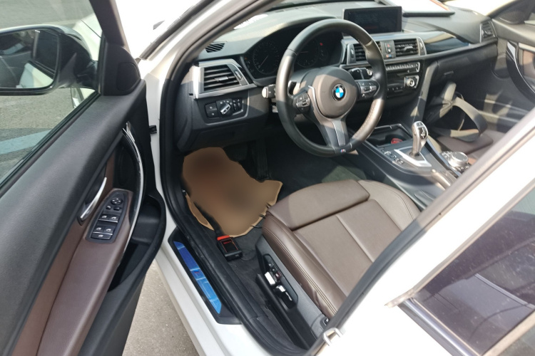 宝马3系 2019款 320Li M运动套装中控内饰7003