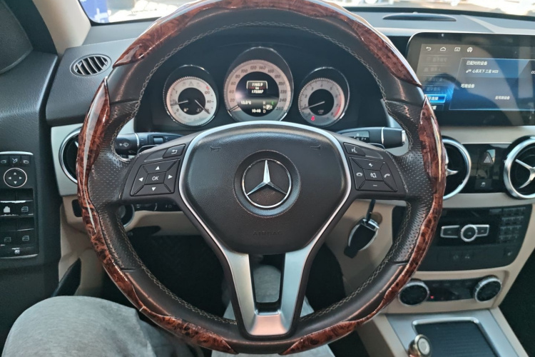 奔驰GLK级 2013款 GLK 300 4MATIC 动感天窗型中控内饰13
