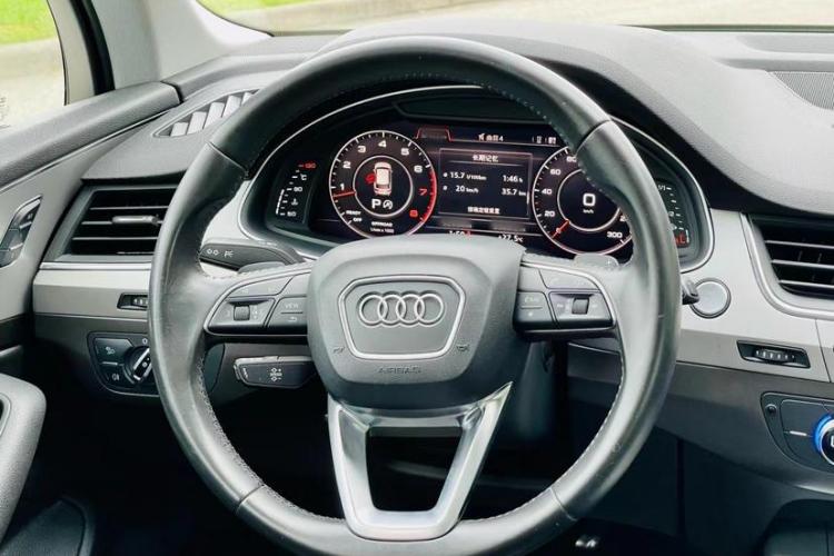 奥迪Q7 2016款 45 TFSI 技术型中控内饰7003