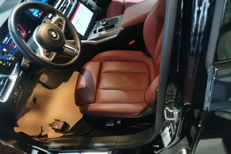 宝马3系 2023款 330i M运动曜夜套装局部细节19