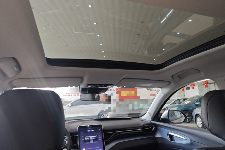 奔腾T90 2023款 1.5T DCT 自动豪华型局部细节22