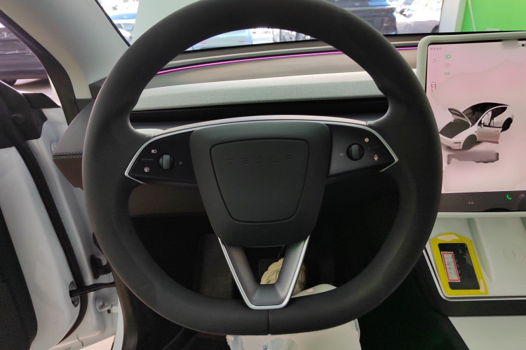 特斯拉 Model Y 2025款 后轮驱动版中控内饰13