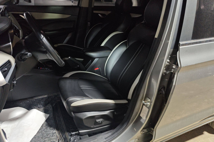 宝骏360 2019款 1.5L CVT豪华型 国VI中控内饰19