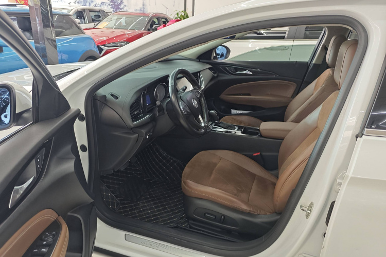 别克 君威 2017款 20T 精英型中控内饰7005