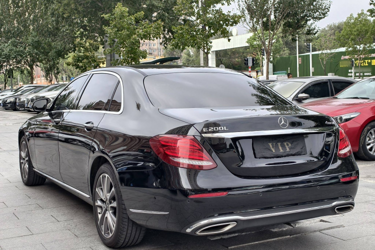 奔驰E级 2018款 改款 E 200 L 4MATIC车身外观6005