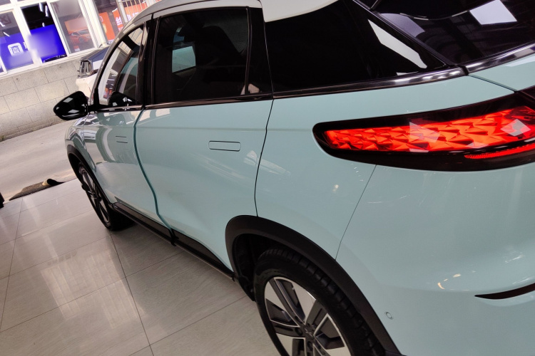 小鹏G3 2021款 G3i 460N车身外观4