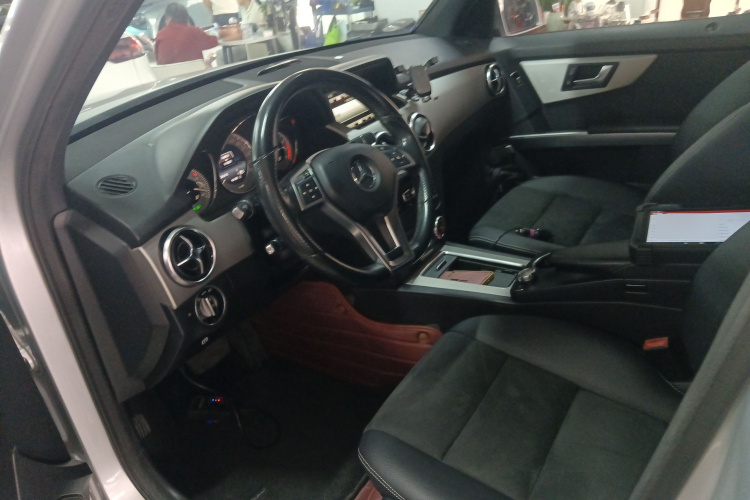 奔驰GLK级 2015款 GLK 300 4MATIC 时尚型 极致版局部细节19