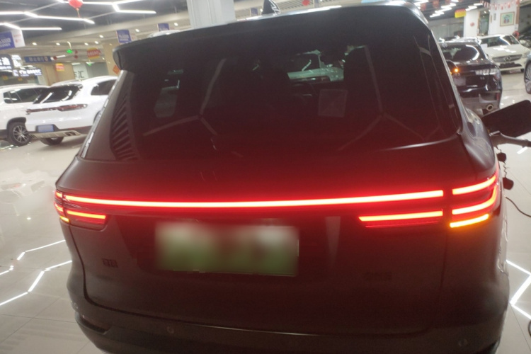 理想汽车 理想ONE 2021款 增程6座版车身外观6