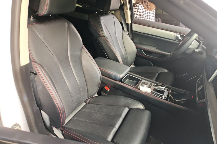 比亚迪 唐新能源 2018款 DM 2.0T 全时四驱智联创领型 7座 国V局部细节41