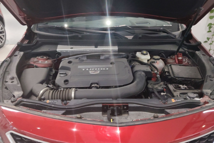 凯迪拉克XT4 2022款 28T 四驱铂金型机舱底盘24