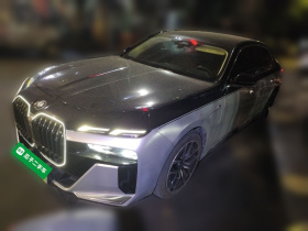 宝马i7 2023款 eDrive50L 领先M运动套装