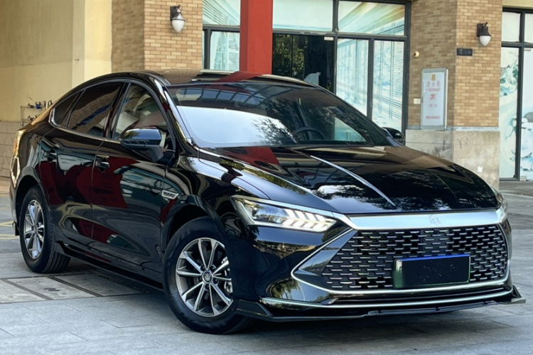 比亚迪 秦PLUS 2024款 荣耀版 DM-i 55KM领先型车身外观6001