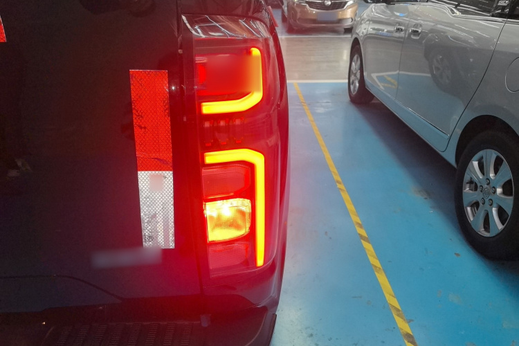 长城 炮 2023款 2.0T商用版自动柴油四驱精英型长箱GW4D20M车身外观6006