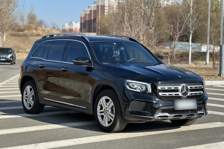 奔驰GLB 2023款 GLB 220 动感型车身外观6004