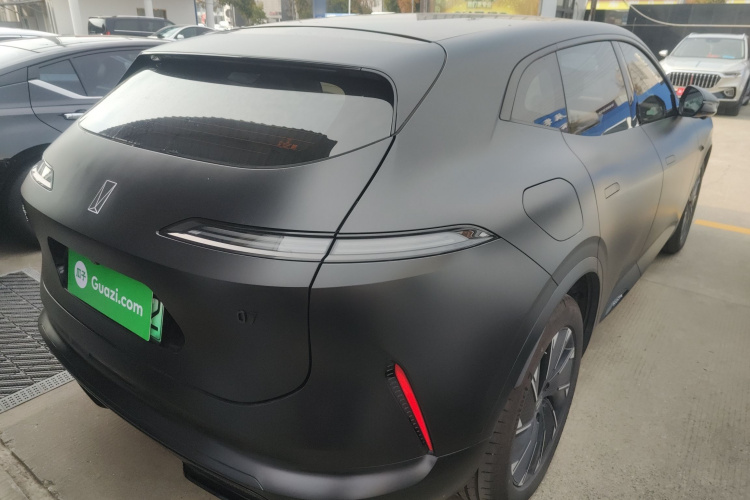 阿维塔07 2024款 Pro+增程版车身外观7