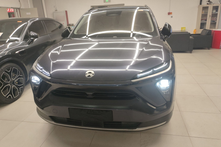 蔚来ES6 2020款 455KM 运动版车身外观2