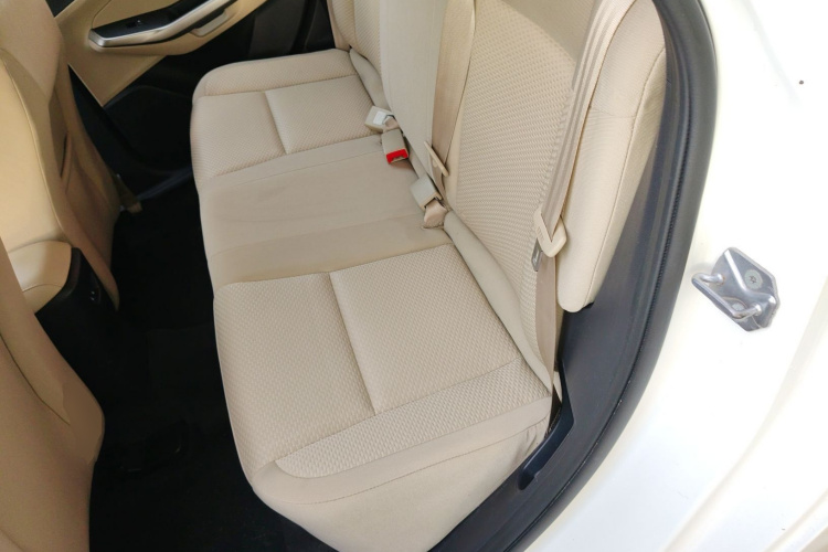 福特 福睿斯 2017款 改款 1.5L 手动舒适型中控内饰21