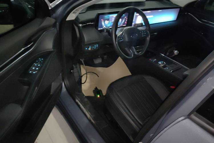 福特 蒙迪欧 2025款 2.0T EcoBoost 豪华型中控内饰20