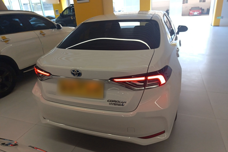 丰田 卡罗拉 2023款 1.8L 智能电混双擎 精英版车身外观6004