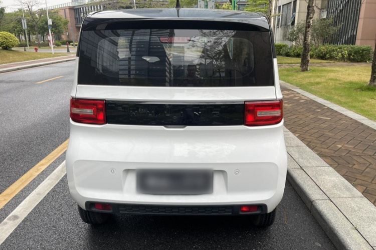 五菱汽车 宏光MINIEV 2021款 马卡龙臻享款 三元锂车身外观6005